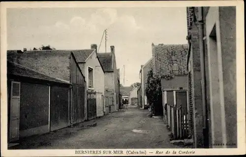 Ak Bernieres sur Mer Calvados, Rue de la Corderie