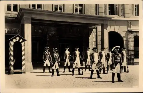 Ak Bautzen in der Oberlausitz, Stadtwache in historischer Uniform von 1750, Jahrtausendfeier 1933