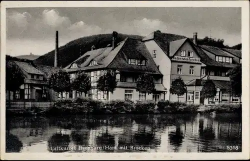 Ak Ilsenburg am Nordharz, Teich mit Brocken im Hintergrund