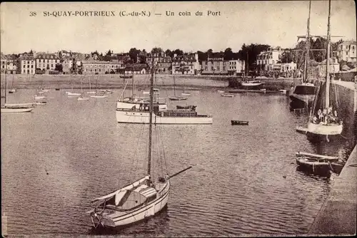 Ak Saint Quay Portrieux Cotes d'Armor, Un coin du Port