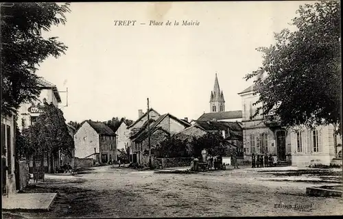 Ak Trept Isère, Place de la Mairie