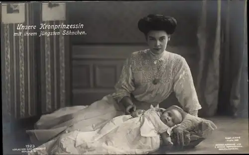 Ak Unsere Kronprinzessin mit ihrem jüngsten Söhnchen, Gustav Liersch 1923