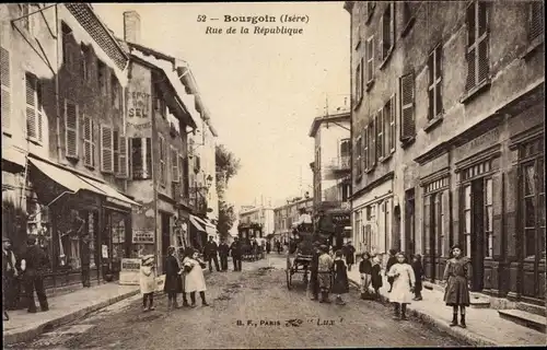 Ak Bourgoin Isère, Rue de la République