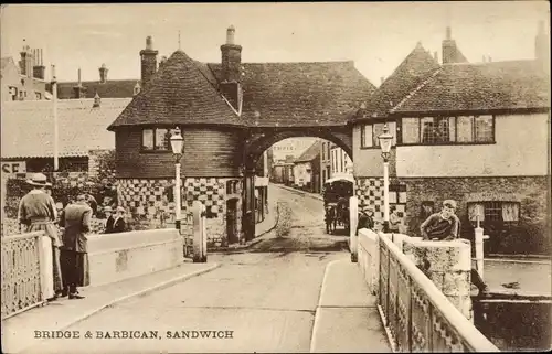 Ak Sandwich Kent England, Bridge and Barbican