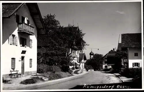 Foto Ak Königsdorf in Oberbayerrn, Straßenpartie im Ort