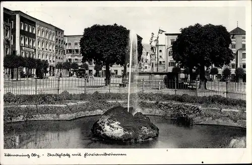 Ak Tittmoning in Oberbayern, Stadtplatz mit Florianibrunnen