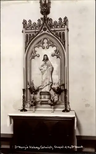 Foto Ak Colwich West Midlands, St. Mary's Abbey, Chapel of the Sacred Heart