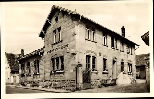 Ak Kallstadt in der Pfalz, Haus der Winzergenossenschaft, Totalansicht