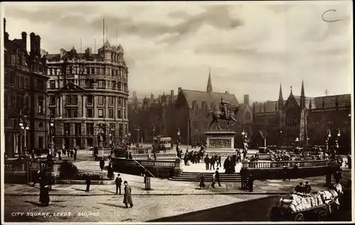 Ak Leeds Yorkshire England, City Square