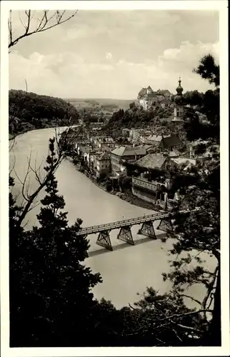 Foto Ak Burghausen an der Salzach Bayern, Durchblick zur Burg, Ort