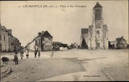 Ak Champigné Maine-et-Loire, Place et Rue Principale