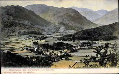 Ak Borrowdale North West England, Rostwaite, Blick auf den Ort, Berge