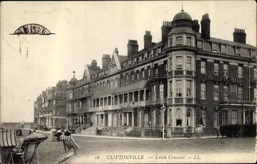 Ak Cliftonville Kent South East, Lewis Crescent, End Cliffe Hall