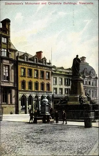 Ak Newcastle upon Tyne North East England, Stephenson's Monument and Chronicle Buildings