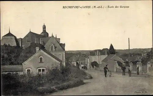 Ak Rochefort sur Loire Maine et Loire, Ecole des Garcons