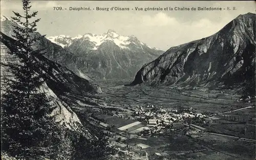 Ak Le Bourg d'Oisans Isère, Vue geenrale et la Chaine de Belledonne