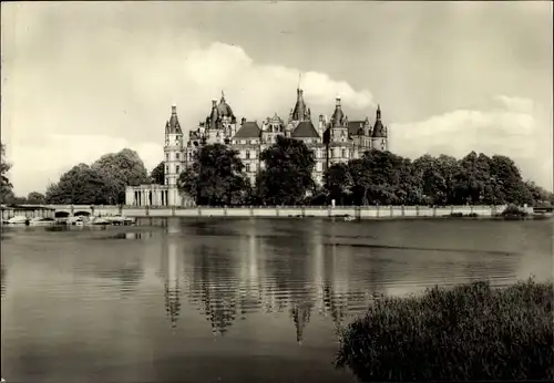 Ak Schwerin in Mecklenburg, Burgsee mit Schloss