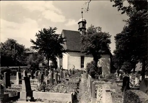 Ak Deutschneudorf im Erzgebirge, Evang Kirche mit Friedhof