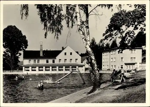 Ak Hetzdorf Halsbrücke in Mittelsachsen, Gaststätte Sumpfmühle, Schwimmbad, Wasserrutsche