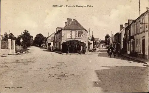 Ak Bonnat Creuse, Place du Champ de Foire