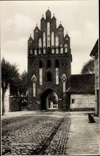 Ak Neubrandenburg in Mecklenburg, Neues Tor