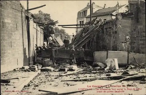 Ak Luneville Meurthe et Moselle, Les Allemands font sauter le Pont d Mehil avant de quitter Ville