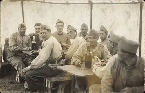 Ak Isles sur Suippe Marne, Französische Soldaten in einem Zelt