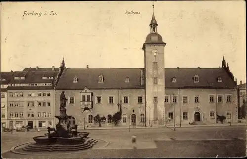Ak Freiberg im Kreis Mittelsachsen, Rathaus, Brunnen