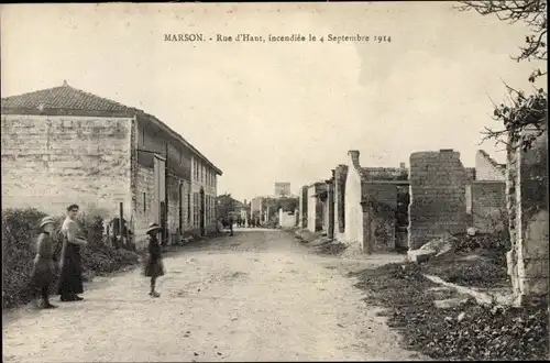 Ak Marson Marne, Rue d'Haut, incendiee le 4 Septembre 1914