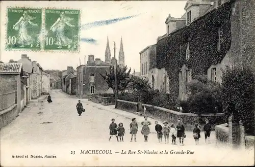 Ak Machecoul Loire Atlantique, La Rue St. Nicolas et la Grande Rue