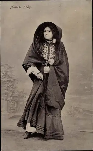 Ak Maltese Lady, Frau in maltesischer Tracht