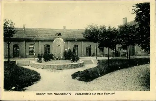 Ak Horneburg an der Niederelbe, Gedenkstein auf dem Bahnhof