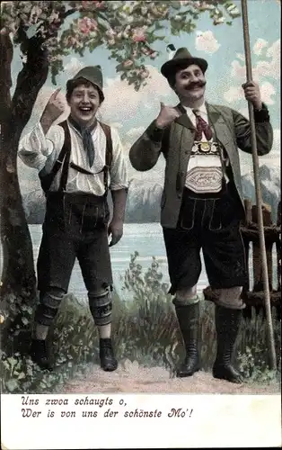 Ak Uns zwoa schaugts o, zwei Männer in bayrischen Volkstrachten, Lederhosen