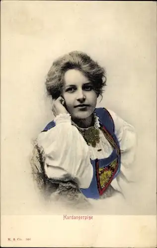 Ak Hardanger Norwegen, Frau in norwegischer Volkstracht