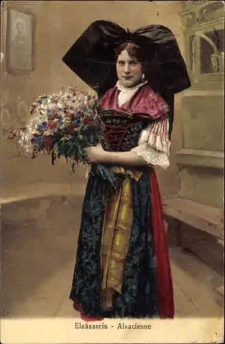 Ak Elsässerin in Volkstracht mit Blumenstrauß