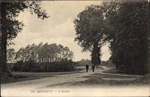 Ak Les Berthets Gironde, L'Arrivée