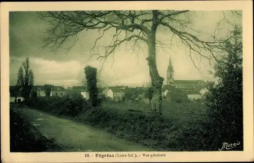 Ak Fegreac Loire Atlantique, Vue générale, Église