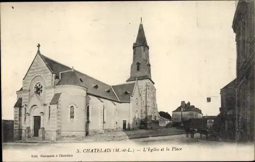 Ak Chatelais Maine et Loire, L'Église et la Place