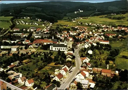 Ak Weiskirchen im Saarland, Fliegeraufnahme vom Ort