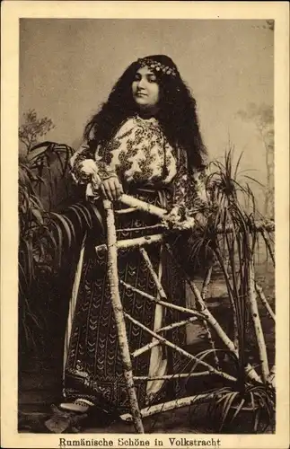 Ak Frau in rumänischer Volkstracht