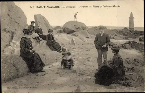 Ak Saint Nazaire Loire Atlantique, Rochers et Phare de Ville ès Martin