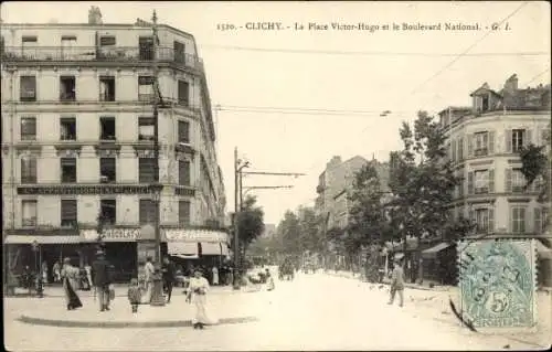 Ak Clichy Hauts de Seine, La Place Victor Hugo et le Boulevard National
