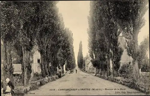 Ak Chateauneuf sur Sarthe Maine-et-Loire, Avenue de la Gare