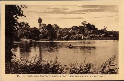 Ak Eutin in Ostholstein, Blick vom Großherzoglichen Schlossgarten auf den See mit Stadt