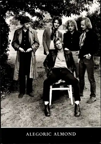 Ak Alegoric Almond, Band, Musikgruppe