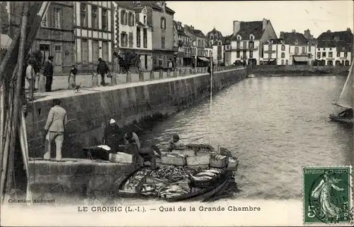 Ak Le Croisic Loire Atlantique, Fischerboot am großen Kai