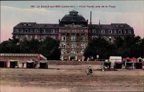 Ak La Baule sur Mer Loire Atlantique, Hôtel Royal, pris de la Plage