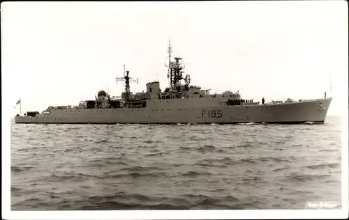 Foto Ak Britisches Kriegsschiff, F 185, HMS Relentless