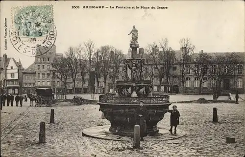 Ak Guingamp Cotes d'Amor, La Fontaine et la Place du Centre