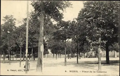 Ak Rueil Hauts-de-Seine, Place de la Caserne